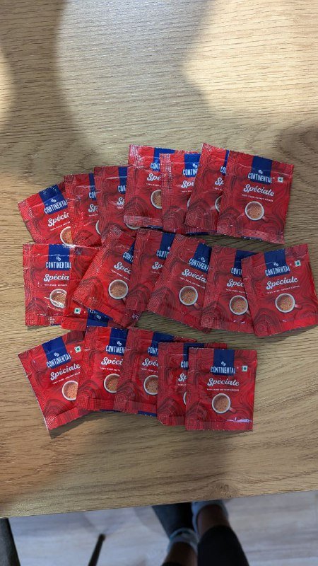 Растворимый кофе пакетики, сахар, сливки