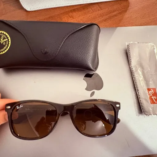 Ray-Ban RB2132 New Wayfarer