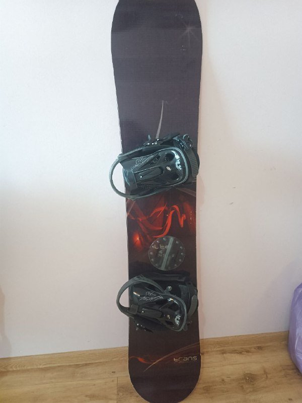 Сноуборд 145см с креплениями