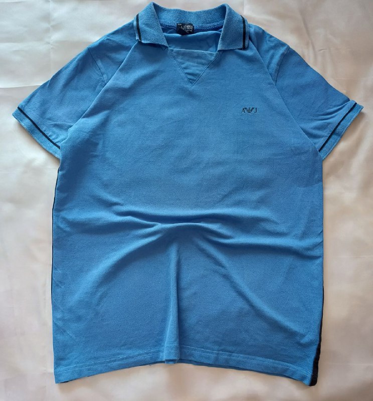 Armani jeans t-shirt, Size L