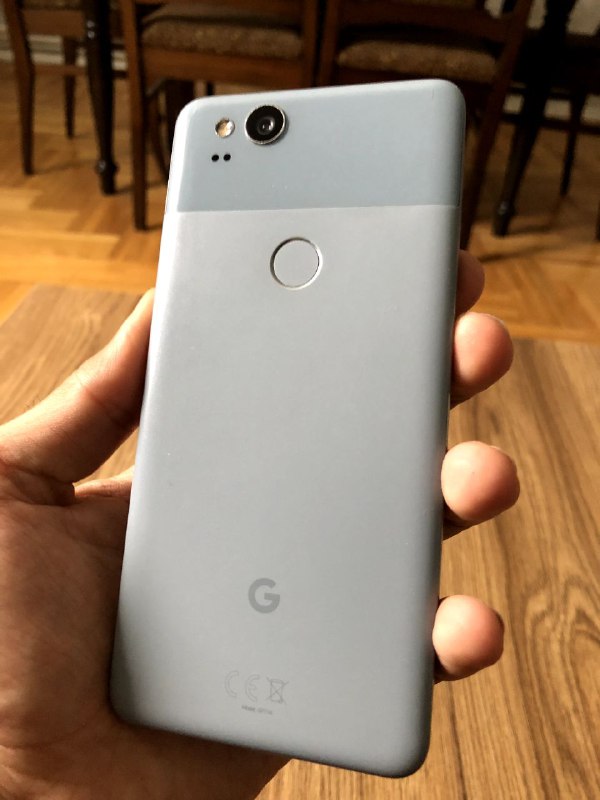 Pixel 2, iPhone 8