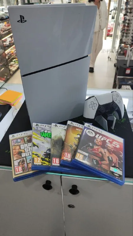 PS5 Slim 1 TB