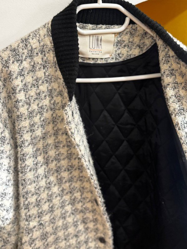 Женская куртка-бомбер в стиле casual 2