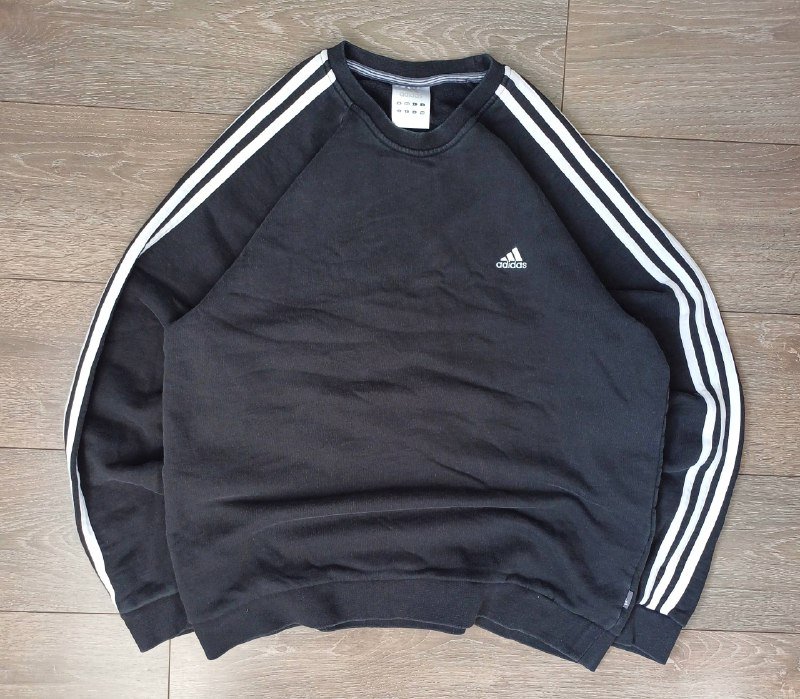 Adidas sweater size L
