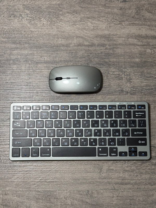 Веб-камера, клавиатура с мышью, LED лампа, микрофоны, ОЗУ, монитор, адаптер, селфи-лампа, смартфон, увлажнитель, усилитель Wi-Fi, чехол, штатив, патрон для лампы 6