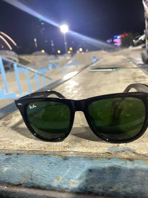 Два солнцезащитных очка Ray-Ban 5