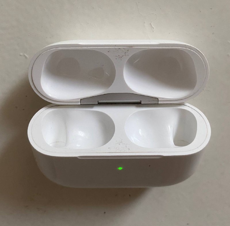 Кейс от AirPods Pro 2 lightning б/у 2