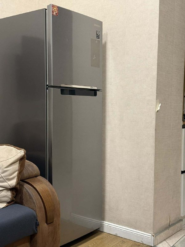 Холодильник, комод, диван, кресла, шкаф, кровати