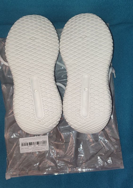 мужские кроссовки 42 размер новые 2