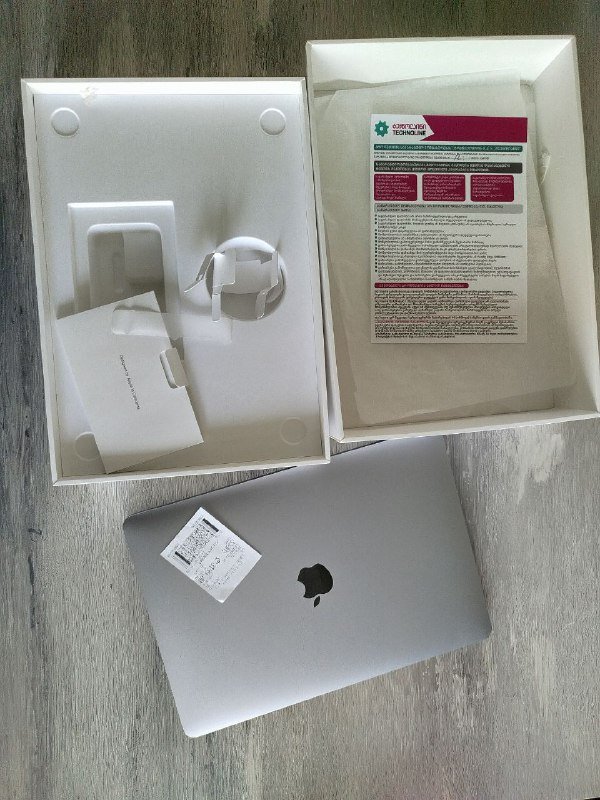 MacBook Air M1 с зарядкой и адаптером 2