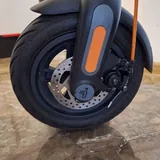 Электросамокат Ninebot F2 Pro, цепной замок 4