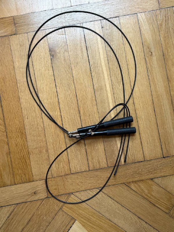 Коврик для тренировок, гантели, скакалка, перчатки, топ Oysho 3