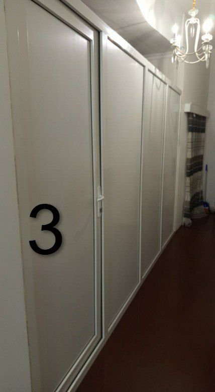 Пластиковые перегородки с дверьми три штуки 3