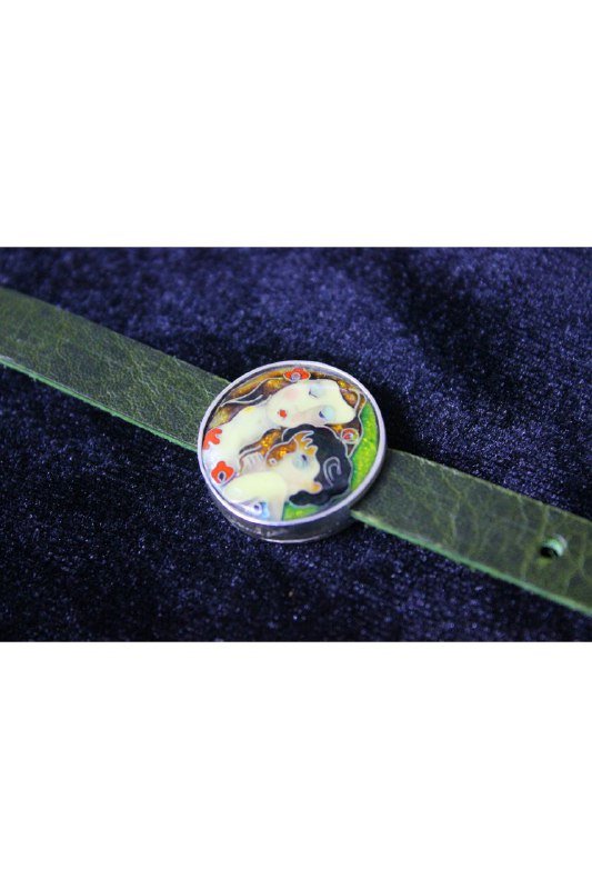 Натуральные кожаные браслеты с серебряными кулонами 7