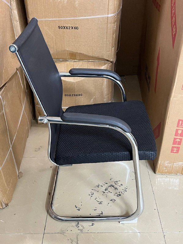 рабочий стол компьютерный, офисный стул визитор 2