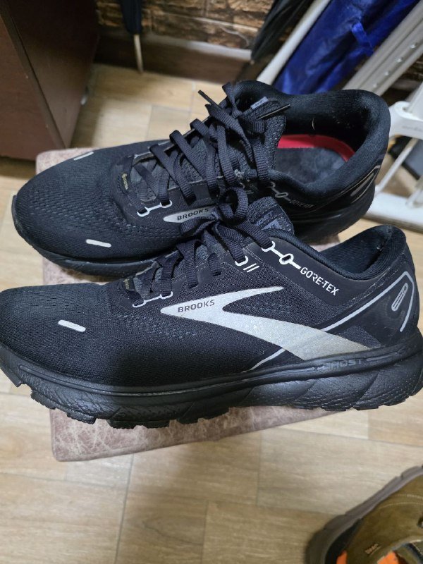 Беговые кроссовки Brooks Ghost GTX с Gore-Tex мембраной