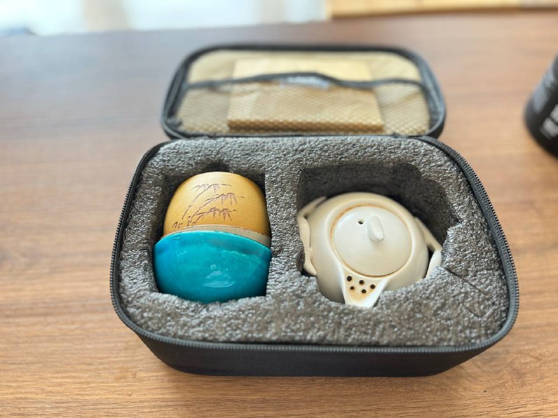 Чайный набор, чайник и 4 пиалки, мягкий чехол 2