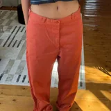 Белые джинсы Zara, коралловые джинсы Levi’s, юбка, джинсовые шорты 2