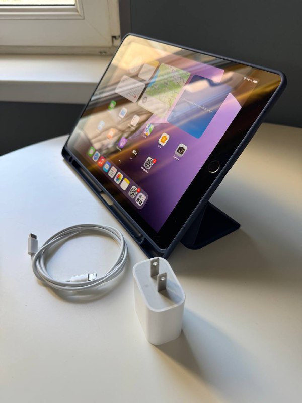 iPad 9 64gb с кейсом и зарядкой 3