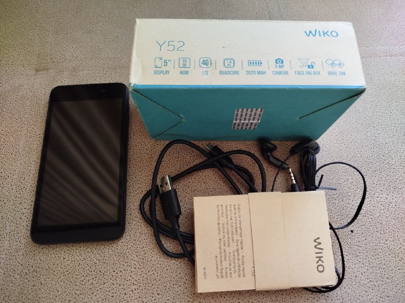 Android-смартфон Wiko Y52 3