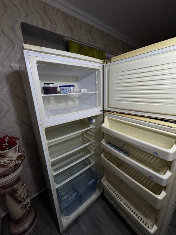 Холодильник 200 л