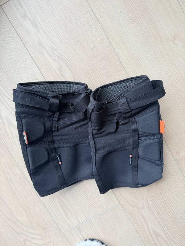 Наколенники POC VPD, Защита спины POC Ergo Bug 5