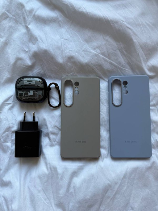 Samsung Galaxy S25 Ultra 256Гб, наушники Buds3 Pro, зарядка и чехлы 3