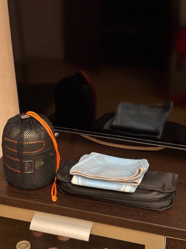 Походный инвентарь: складные миски, стульчик, наколенники