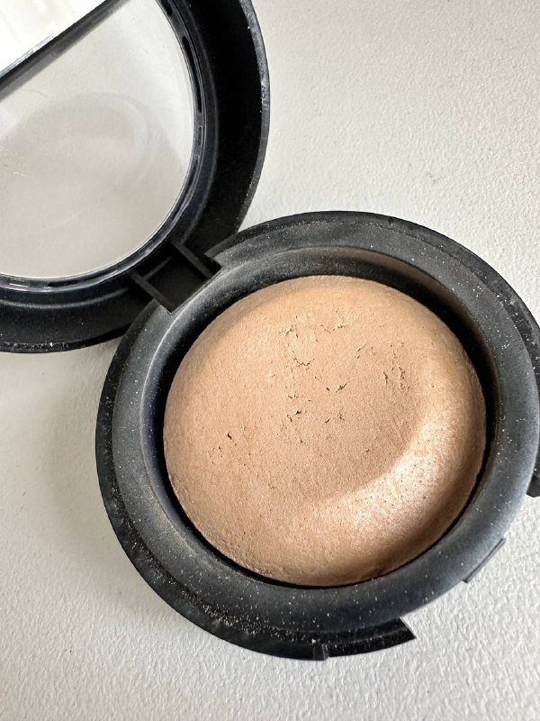 Набор косметики: тени, пудра, блеск, кисти, карандаши 9