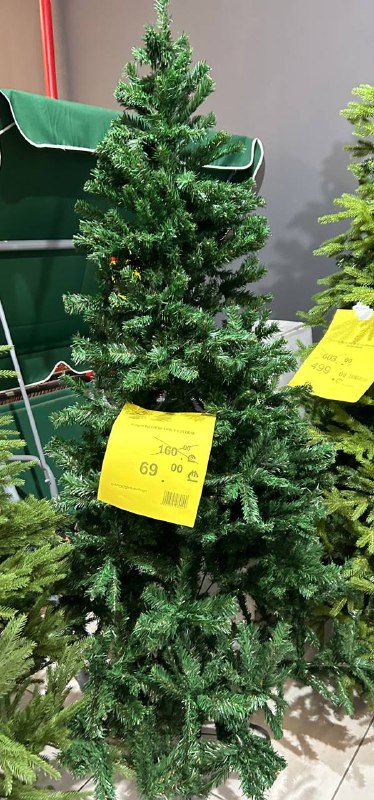 Искусственная елка пушистая