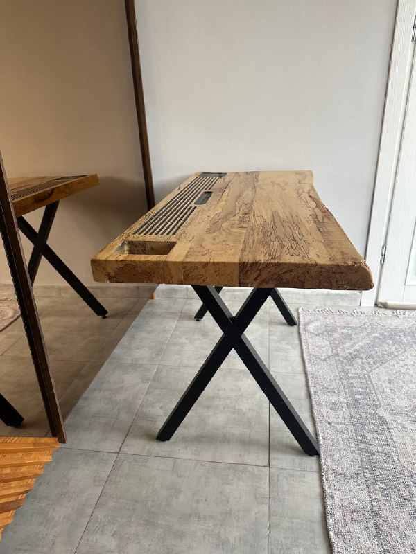 Письменный/компьютерный стол 3