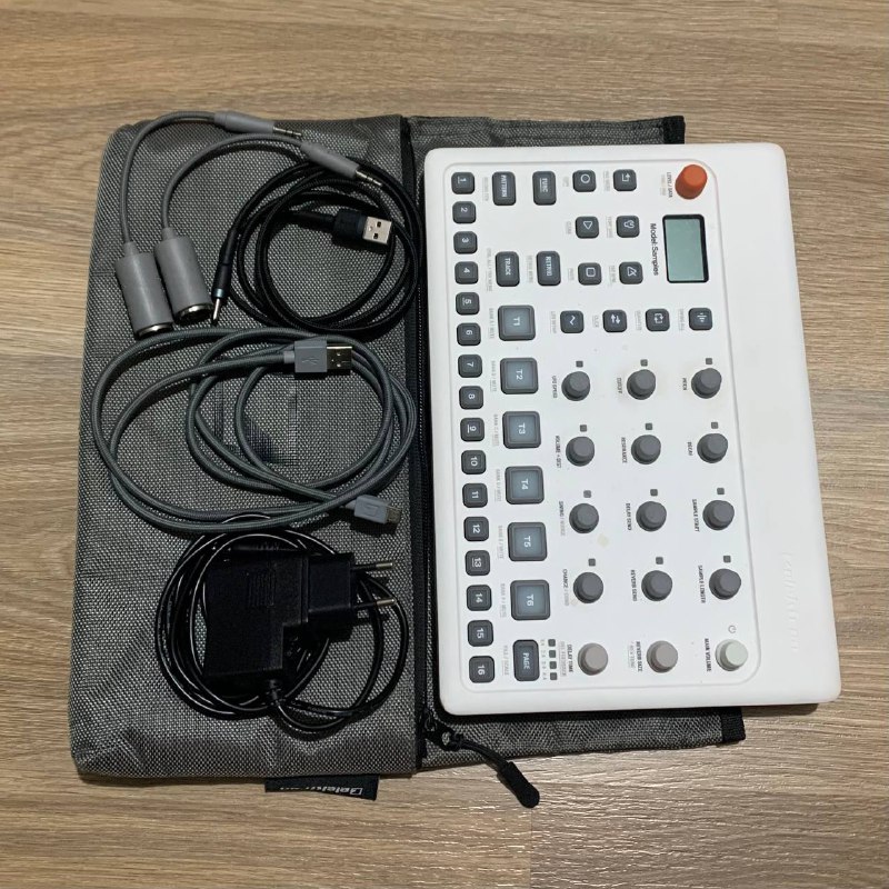 Elektron Model:Samples музыкальный инструмент с аксессуарами
