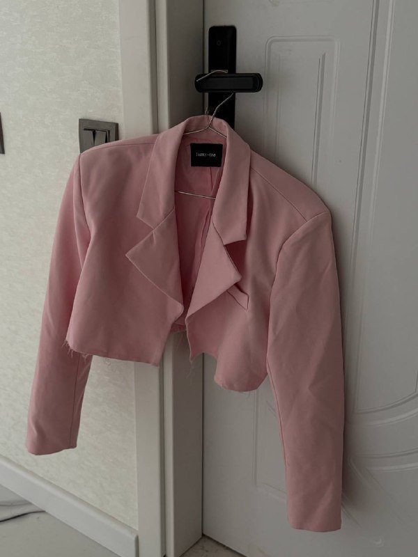 пиджак укороченый, жакет кожаный, пиджак мужской, рубашка мужская, боди, лонгслив, корсет с рукавами, топ укороченый