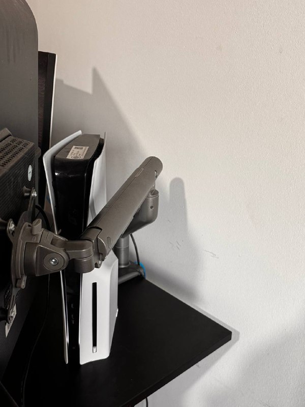 Dell Ultrawide 34” USB-C Monitor, Standing Desk, Accessories 4