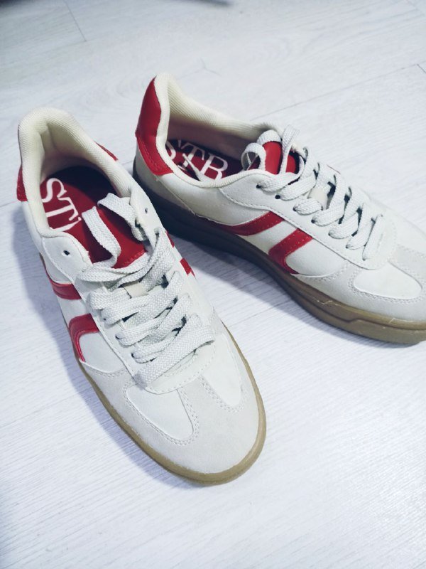 Женские замшевые кроссовки Stradivarius 39 размер