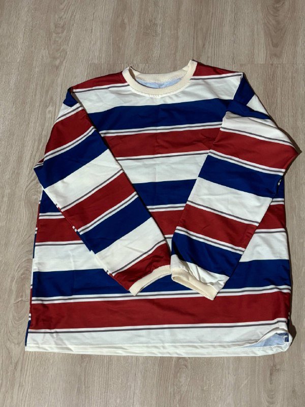 Спортивные штаны, джинсы с дырками, серые джинсы, вельветовые штаны, зелёные штаны, свитер с акулой, полосатый лонгслив, футболки 7