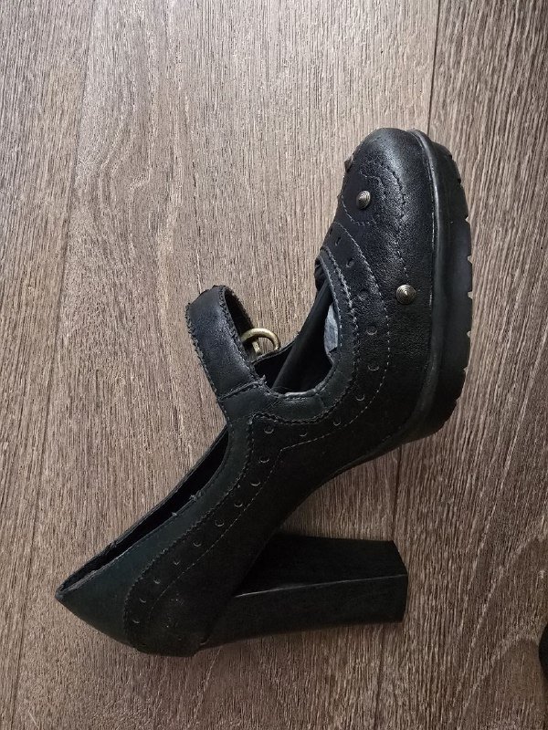 Туфли чёрные на каблуке, розовые кеды, серые кеды высокие, зима-демисезон ботинки 3