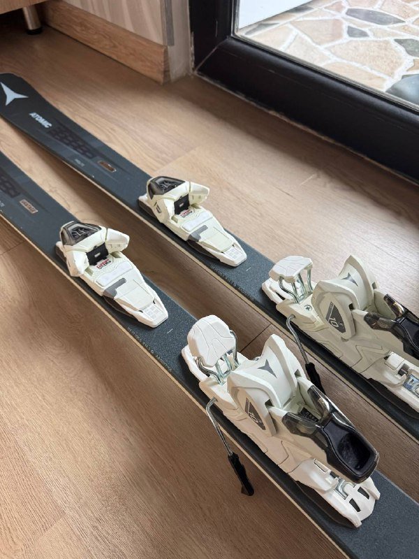 Женский горнолыжный комплект Atomic лыжи и ботинки 2