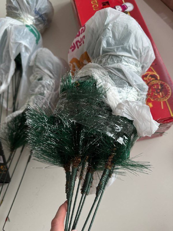 Искусственная елка 2.1 метра с подставкой и шишками 5