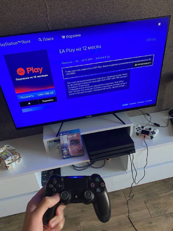 PlayStation 4 Pro с двумя джойстиками и игрой Detroit, сумка, органайзеры для косметики