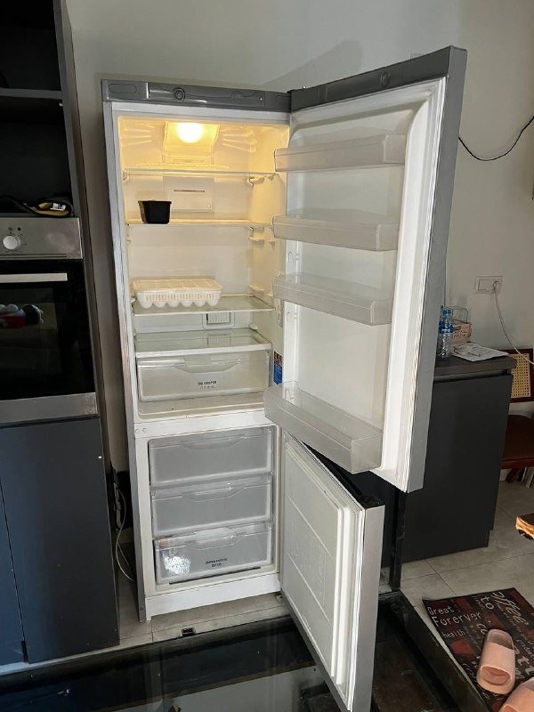 Холодильник Indesit 3