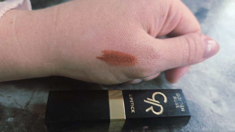 Набор косметики, крем для депиляции, блеск и помада для губ 7