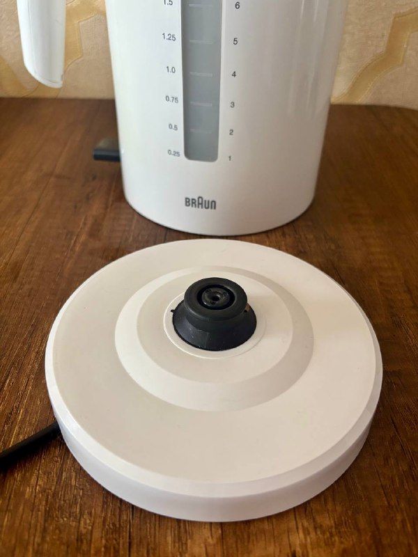 Чайник Braun 2
