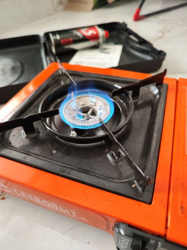 Газовая горелка с газом