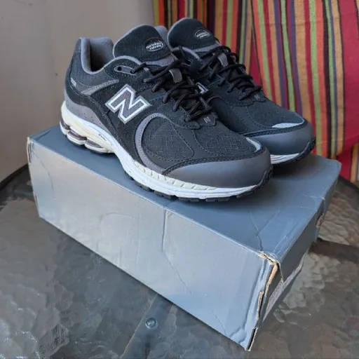 Женские кроссовки New Balance 2002 GORE-TEX