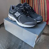 Женские кроссовки New Balance 2002 GORE-TEX 1