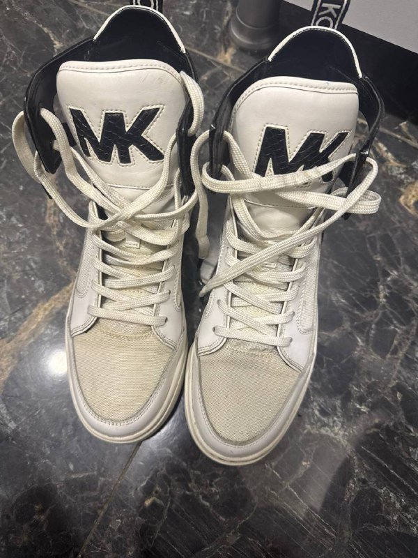 Оригинальные женские кроссовки размер 40.5