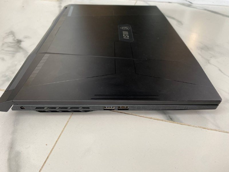 Мощный игровой ноутбук MSI crosshair 17 3