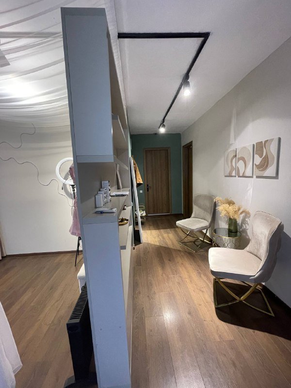 Стеллаж дизайнерский, кресла, столик, пуфик, обувница, часы 4