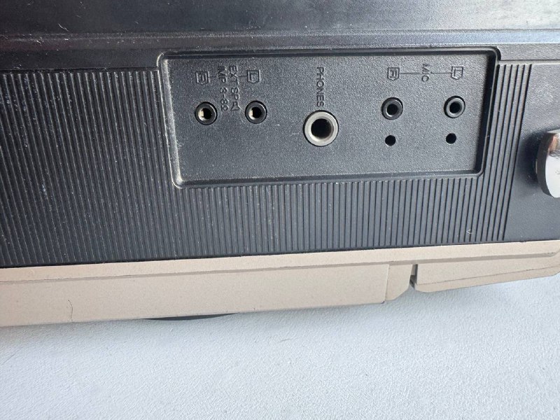 Магнитофон National Panasonic RX-5010 T с кассетами 6